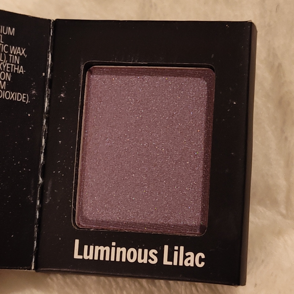 NWT! Catrice Cosmetics Luminous Lilac Eyeshadow - Picture 3 of 5